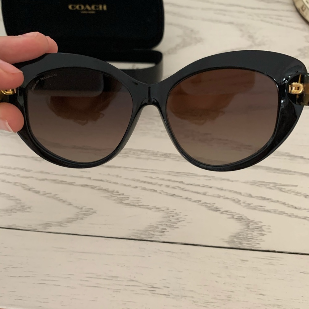 Coach sunglasses - Picture 5 of 8